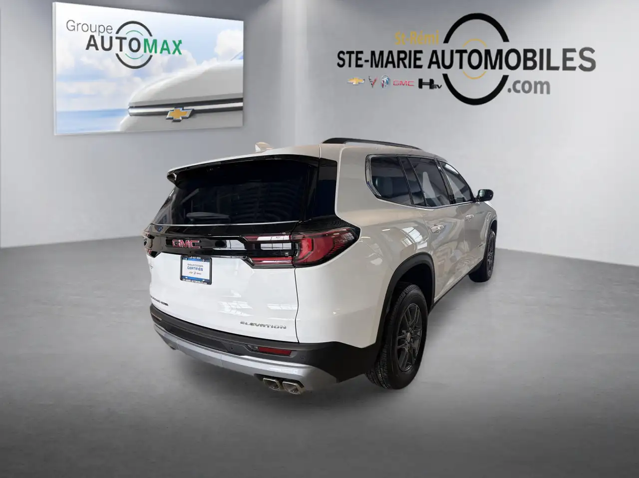 GMC Acadia снимка GMC Acadia