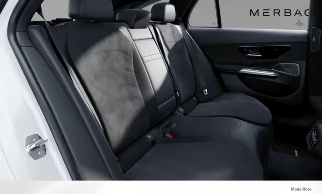 Mercedes-Benz E 300 de 4MATIC T-Modell Ansicht 6