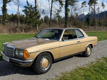 230 CE Coupé C123E23