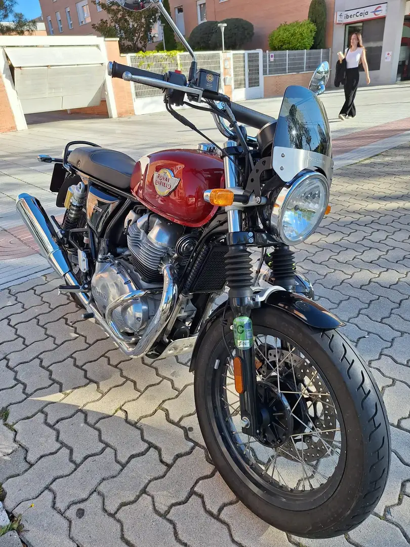 Royal Enfield Interceptor 650 Rojo - 1