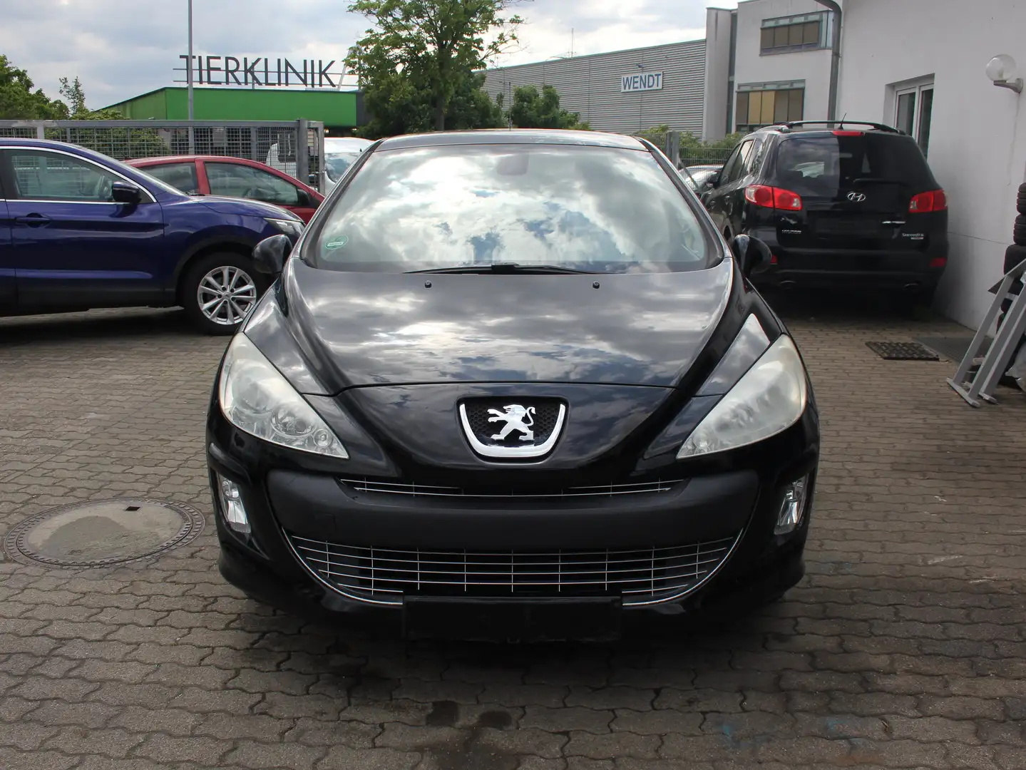 Peugeot 308 Premium Klima PDC Schwarz - 1