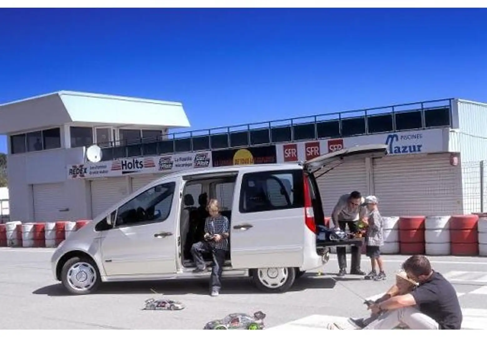 Mercedes-Benz Vaneo 1.7CDI Imagination 91 Plateado - 1
