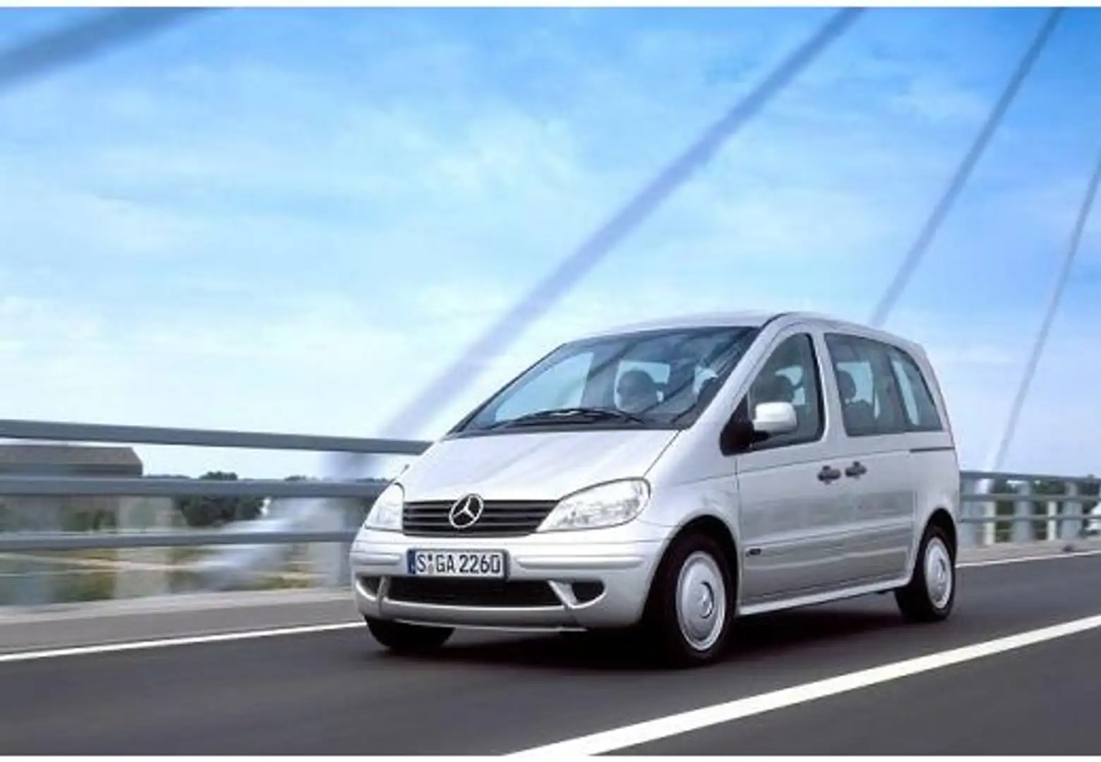 Mercedes-Benz Vaneo 1.7CDI Imagination 91 Plateado - 2