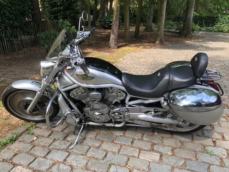 Harley-Davidson V-Rod - foto 3