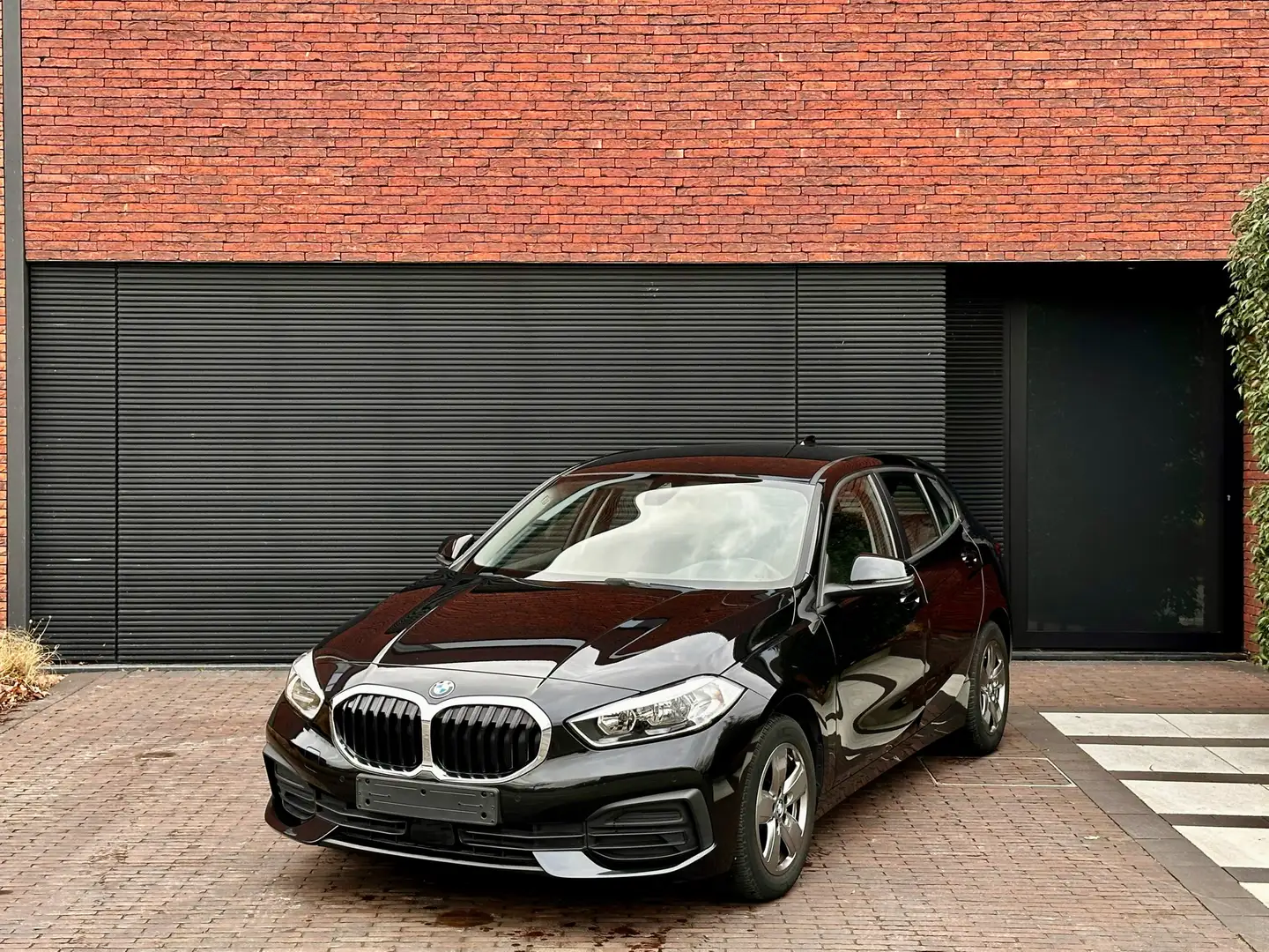 BMW 116 MODEL 2020/CARPLAY/CRUISE/NAVI/GARANTIE/EURO 6 Black - 1