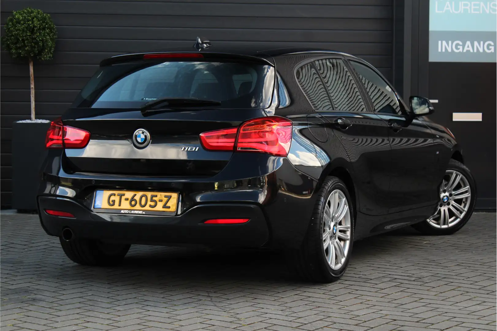 BMW 118 1-serie 118i M Sport | LED | PDC | Origin. NL Noir - 2