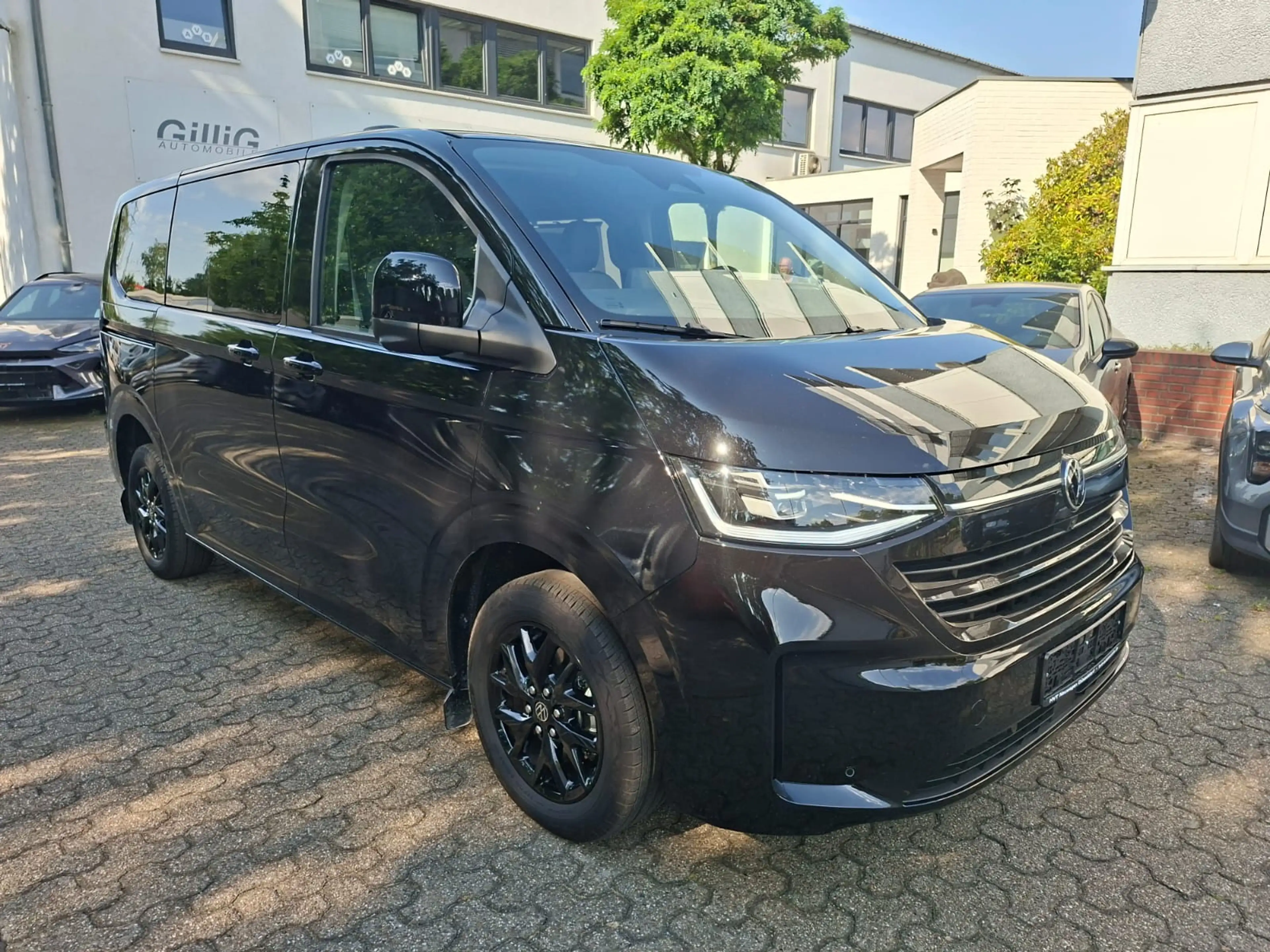 Volkswagen T7 Caravelle 2.0 TDI DSG 125KW 4MOTION Style|ACC|NAVI|IQ|AHK — photo 8