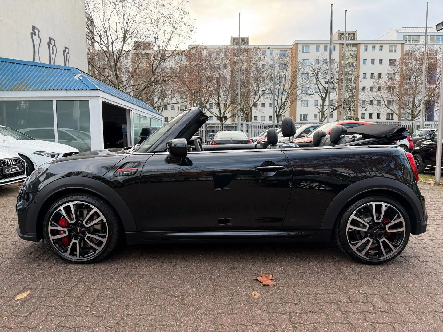 MINI John Cooper Works Cabrio JohnCooperWorks Cabrio Aut*LEDER*HuD*H/K*KAM Noir - 2