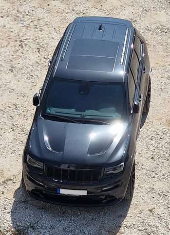 Imagine Jeep Grand Cherokee 6.4L SRT8 V8 Blackline LPG Prins