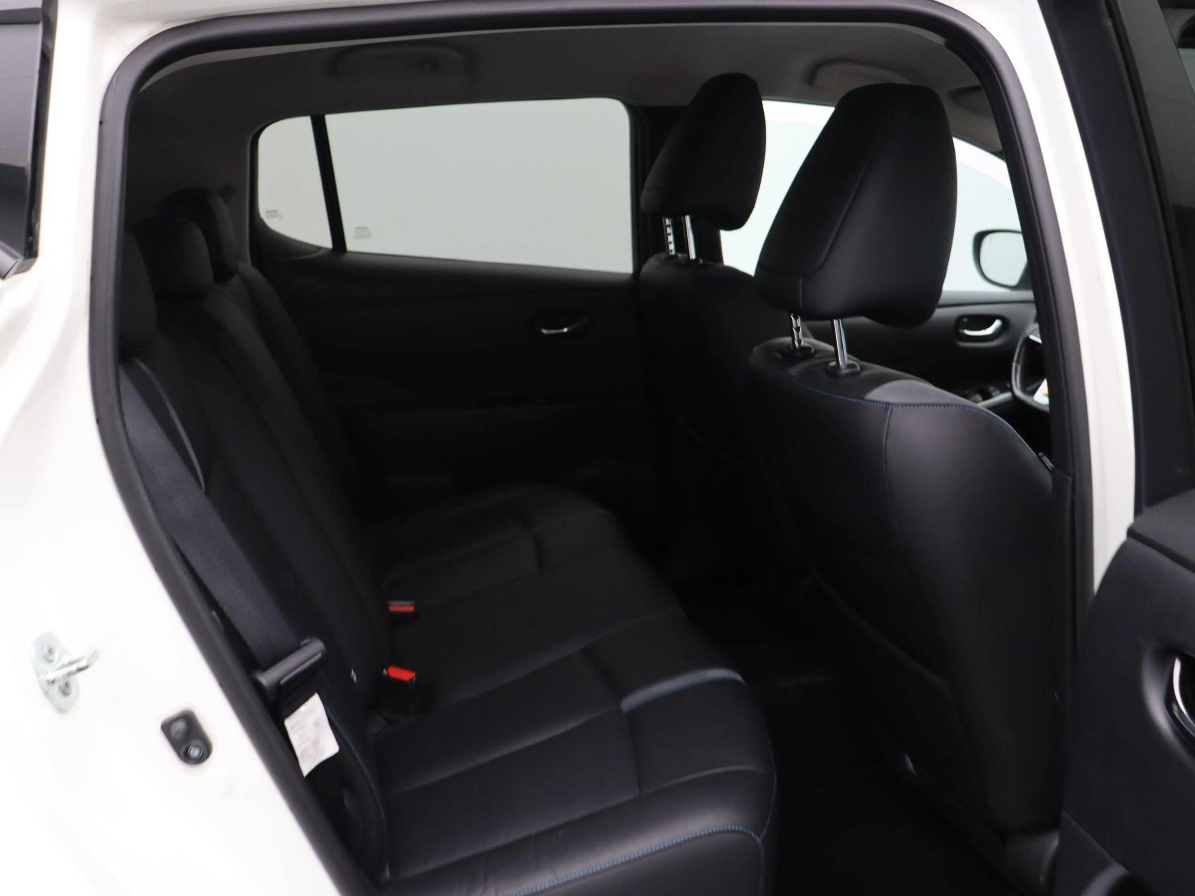 Nissan Leaf Tekna 40 kWh | Bose Premium Audio | 87% SoH | Adap — photo 9