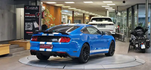 Ford Mustang view 7