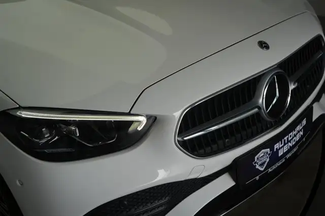 Mercedes-Benz C-Class view 30