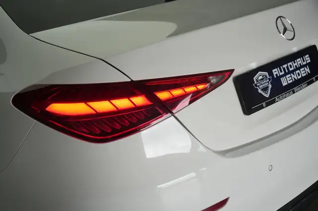 Mercedes-Benz C-Class view 25