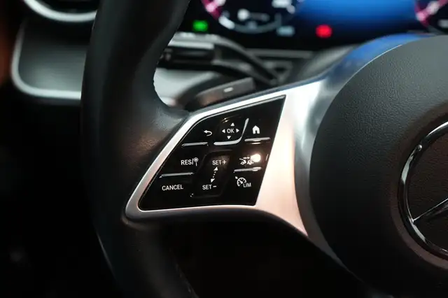 Mercedes-Benz C-Class view 17