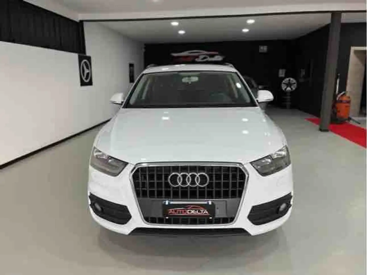 Audi Q3 Q3 I 2011 2.0 tdi Advanced 140cv Bianco - 1