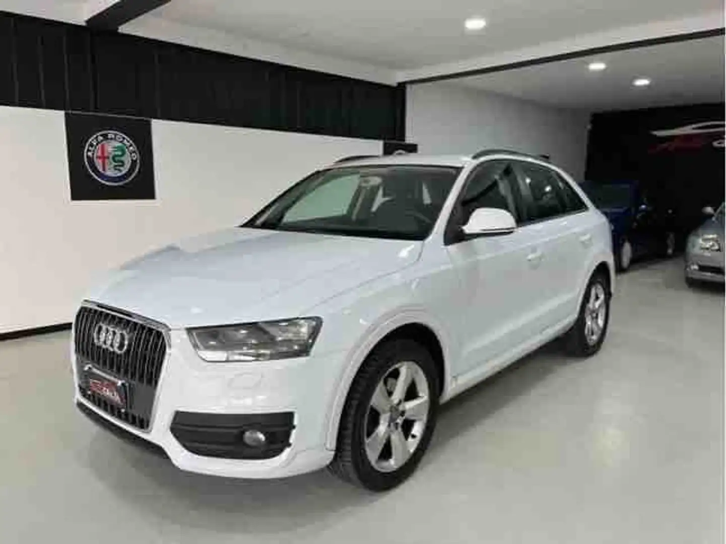 Audi Q3 Q3 I 2011 2.0 tdi Advanced 140cv Bianco - 2