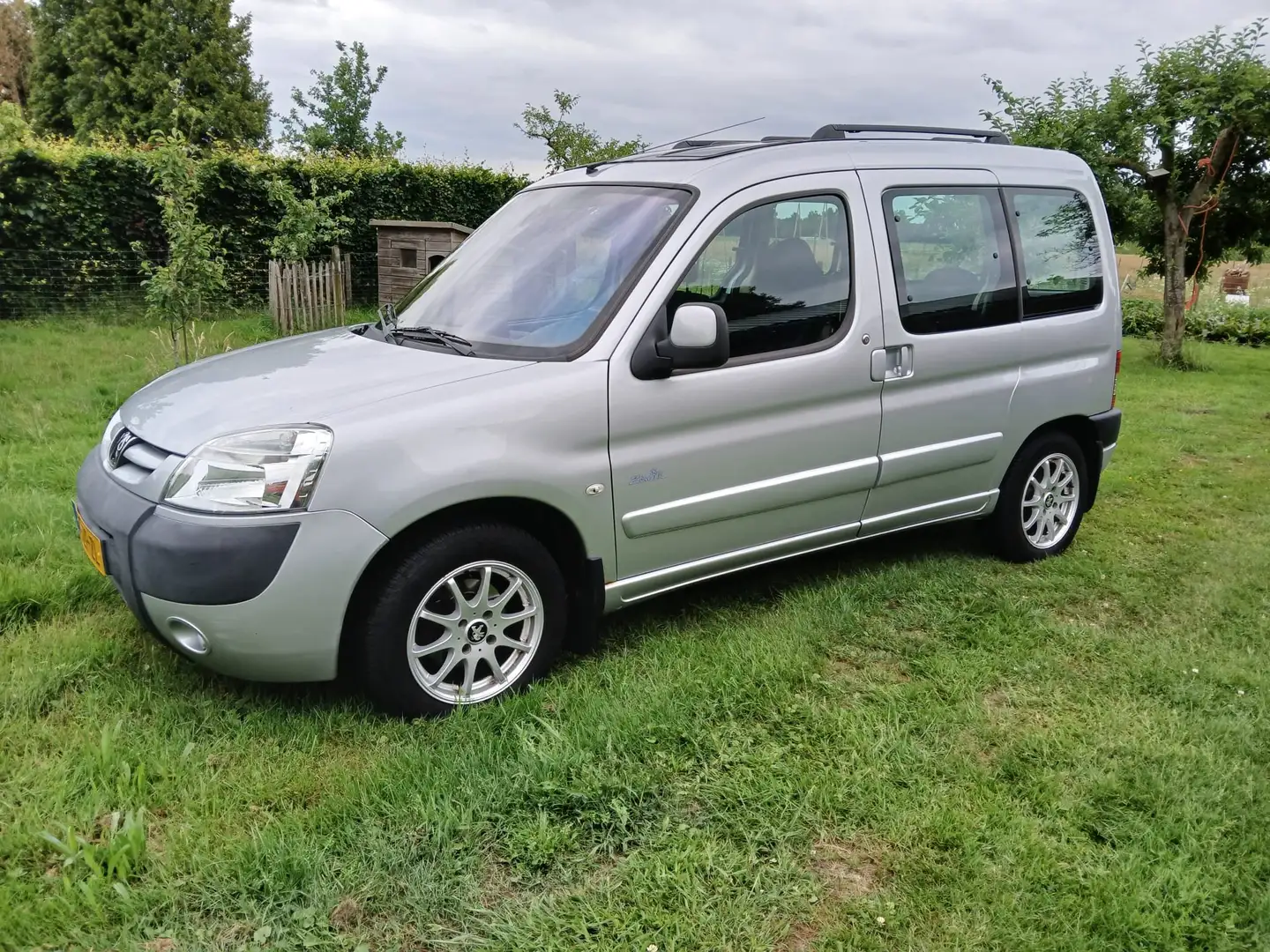 Peugeot Partner 1.6 16V ZENITH PANODAK/TREKHAAK/AIRCO Gri - 1