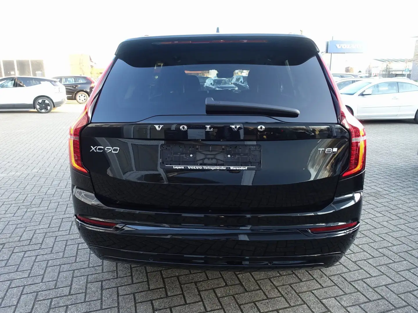 Volvo XC90 Plus T8 AWD Plug-in Hybrid/Pano/360°/H&K Schwarz - 2