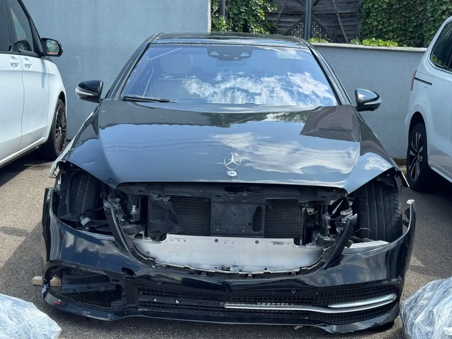 Mercedes-Benz S 560 L Pano*Burm*Multibeam*360*Massage*Air*HUD* Чорний - 1