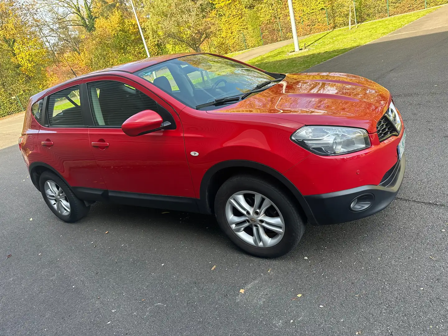 Nissan Qashqai Qashqai 1.6i 2WD Tekna ISS Rood - 2
