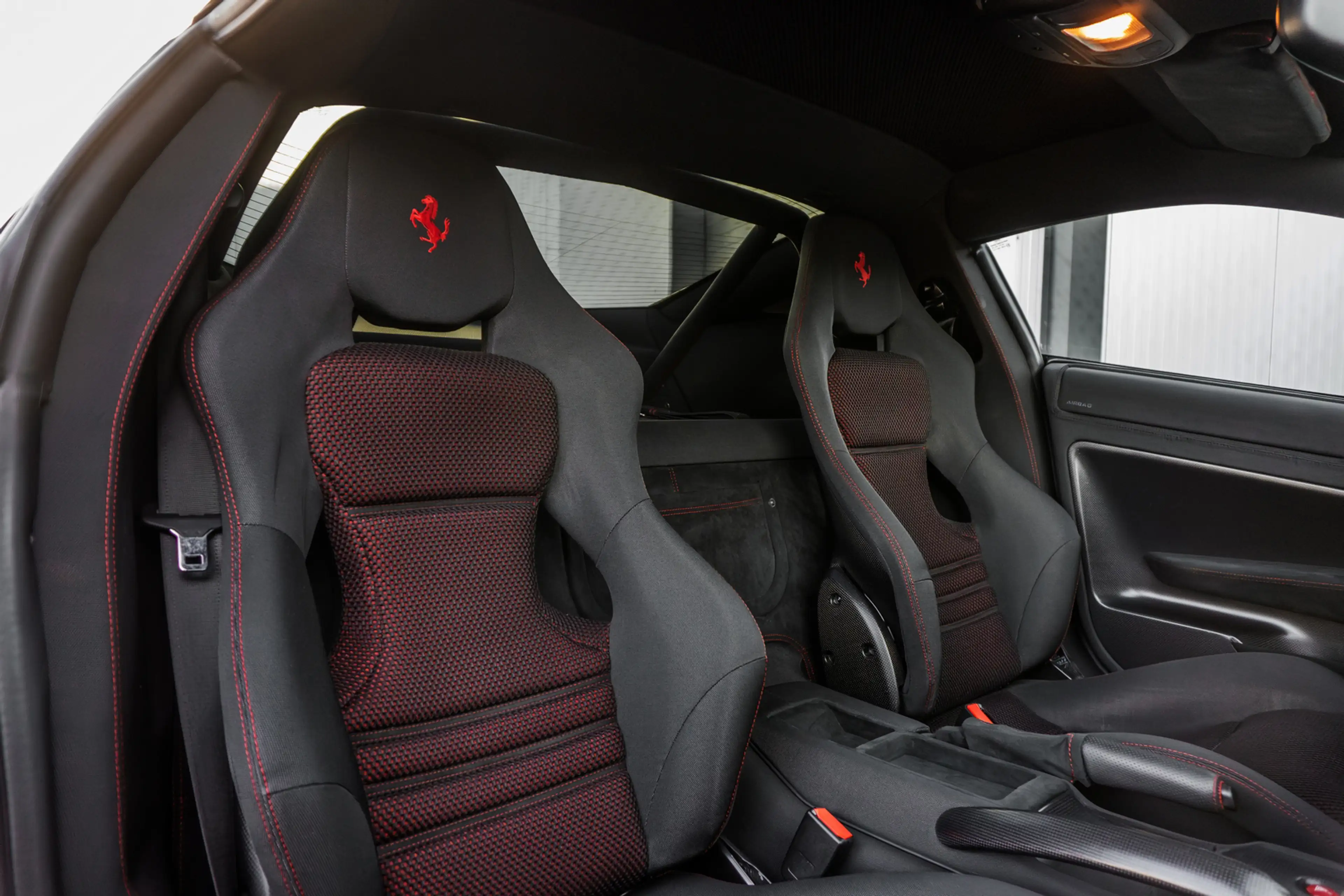 Ferrari 599 GTO - Rosso Scuderia - 1 of 599 — photo 4