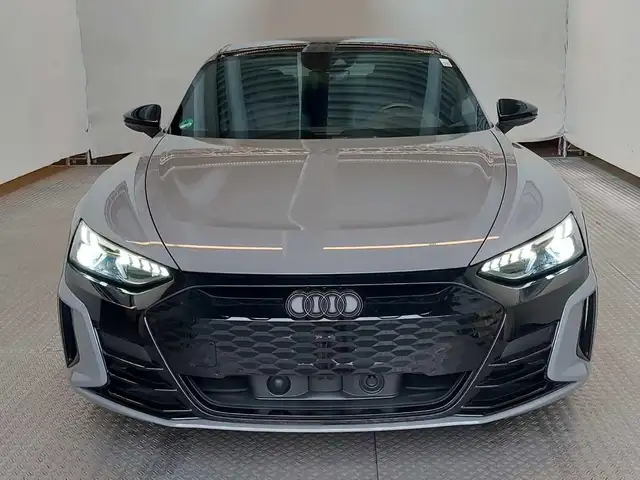 Audi e-tron GT view 2