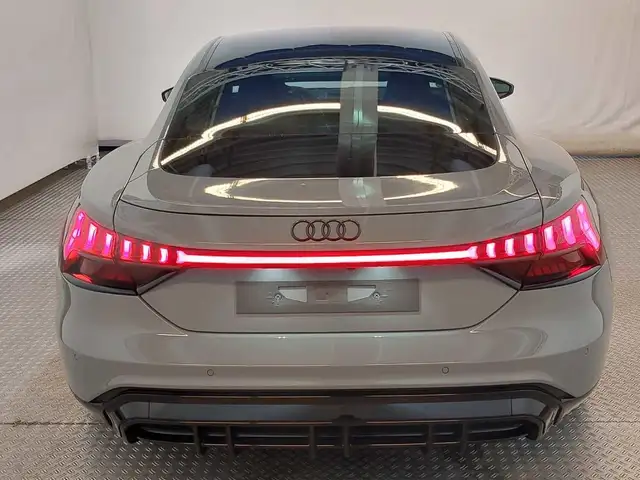 Audi e-tron GT view 6