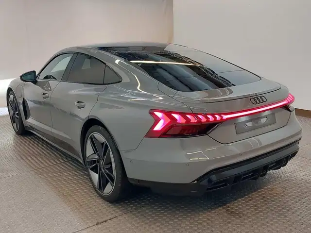Audi e-tron GT view 5