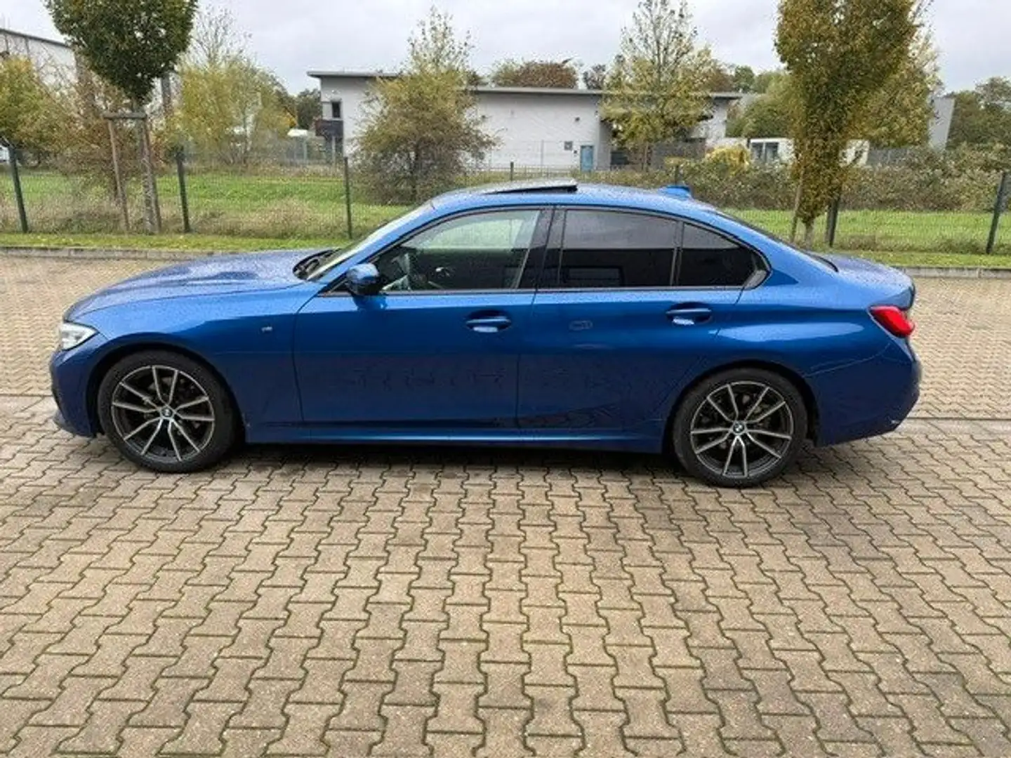 BMW 320 d 3 xDrive M Sport 3 Limousine Allrad Hybrid Azul - 2