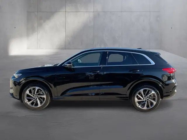 Audi Q5 view 2