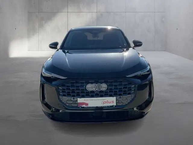 Audi Q5 view 7