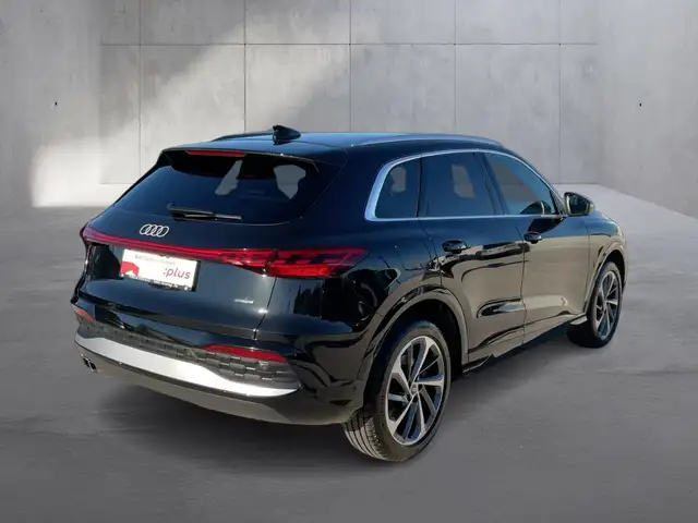 Audi Q5 view 5
