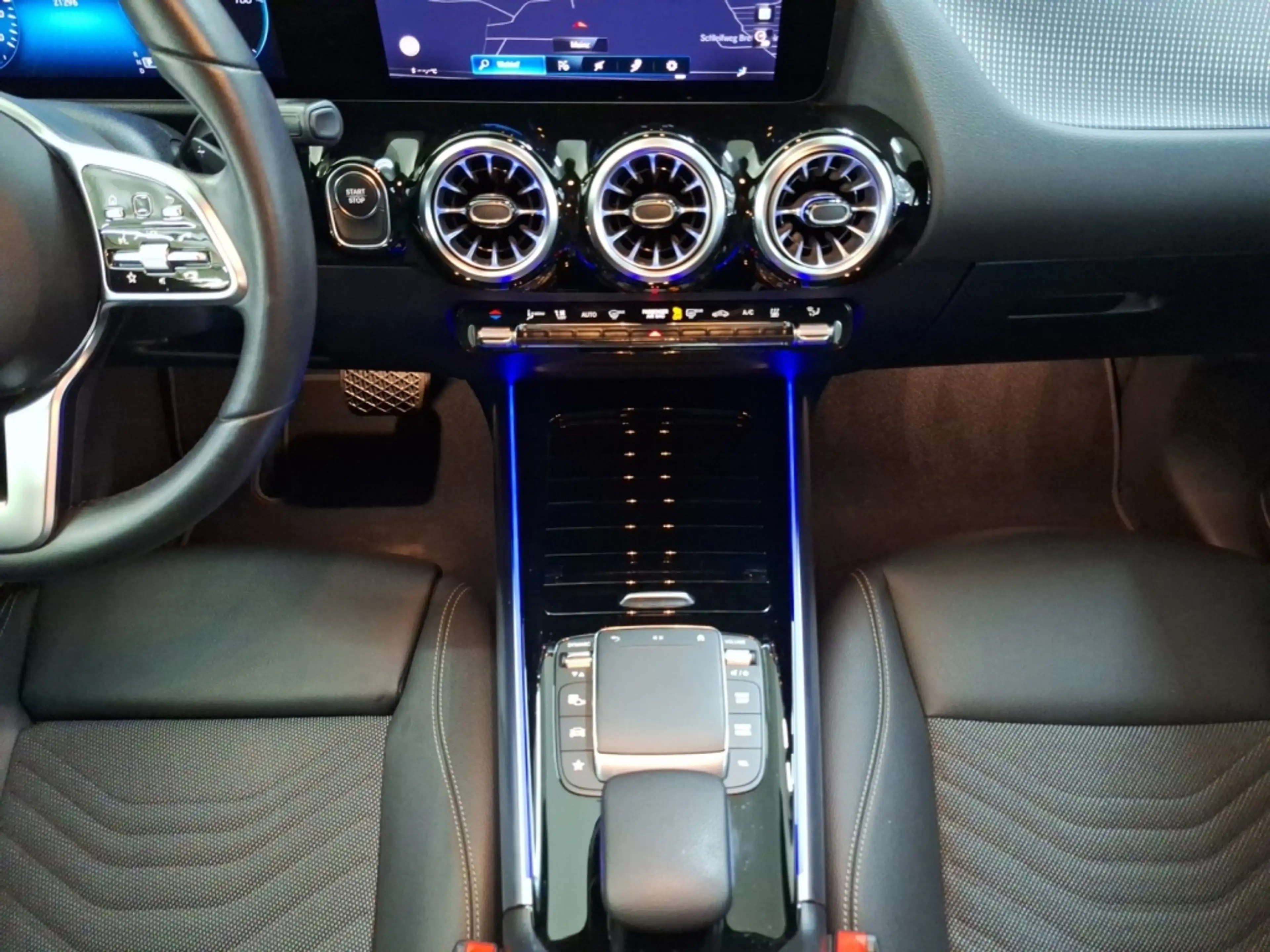 Mercedes-Benz EQA 250 + Progressive LED Distronic Kamera Navi Automatik — photo 15