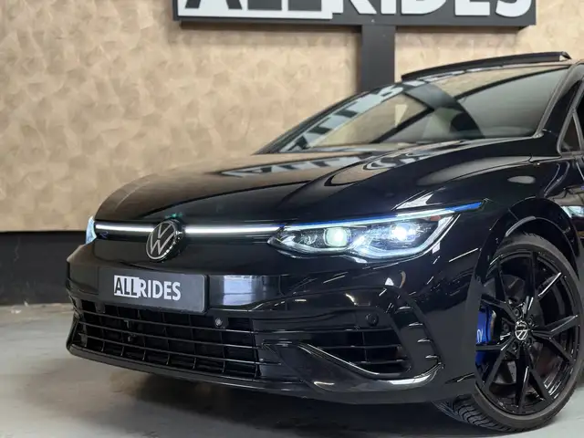 Volkswagen Golf view 3