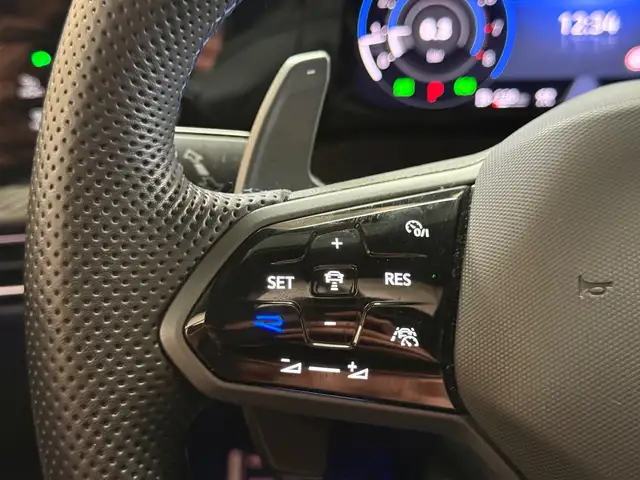 Volkswagen Golf view 24