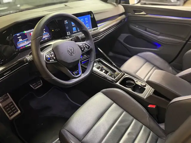 Volkswagen Golf view 13