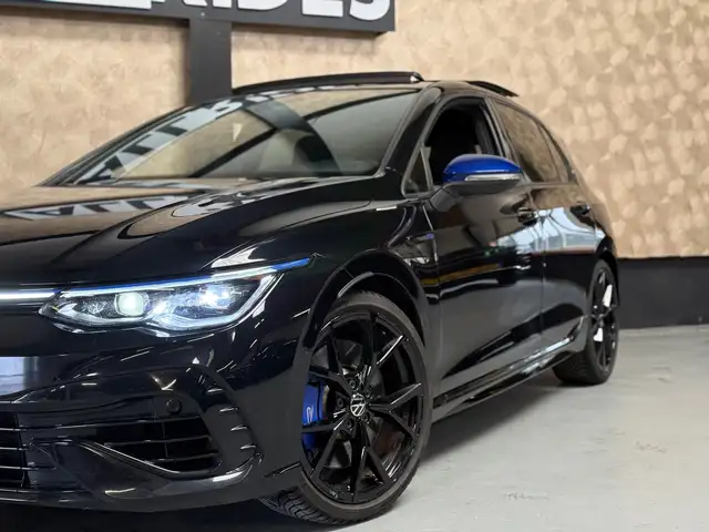 Volkswagen Golf view 2