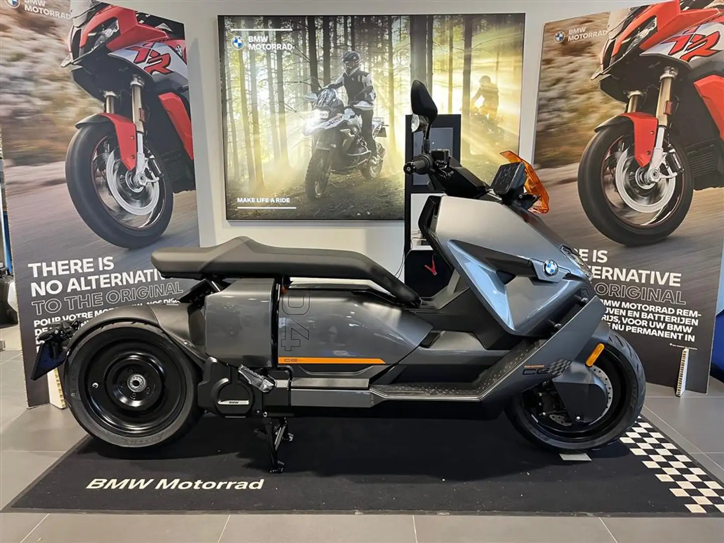 BMW CE 04 0 Grigio - 1