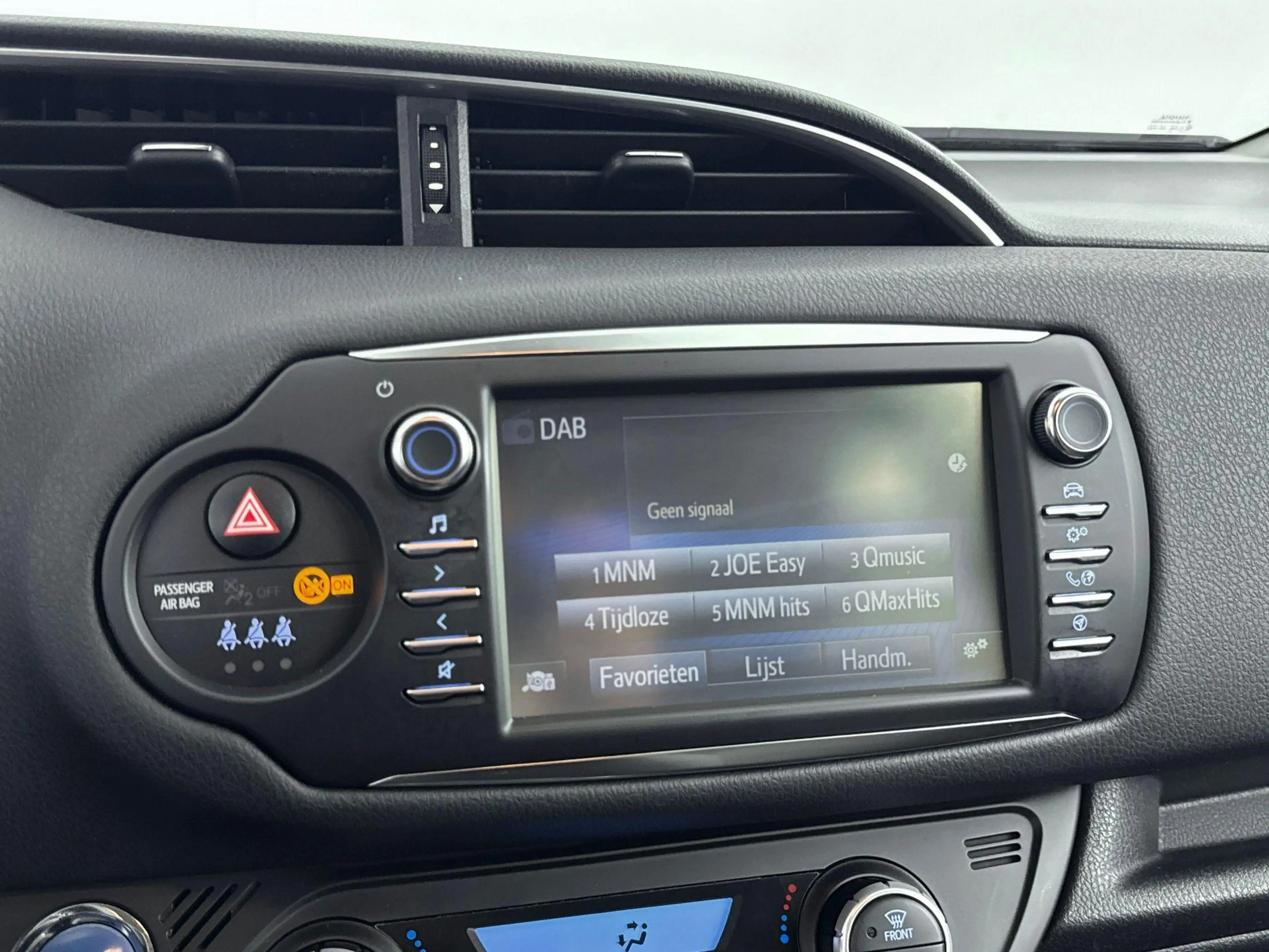 Toyota Yaris 1.5 HYBRID Y20 LIMITED | ALL SEASONS | PDC | CAMER — photo 7