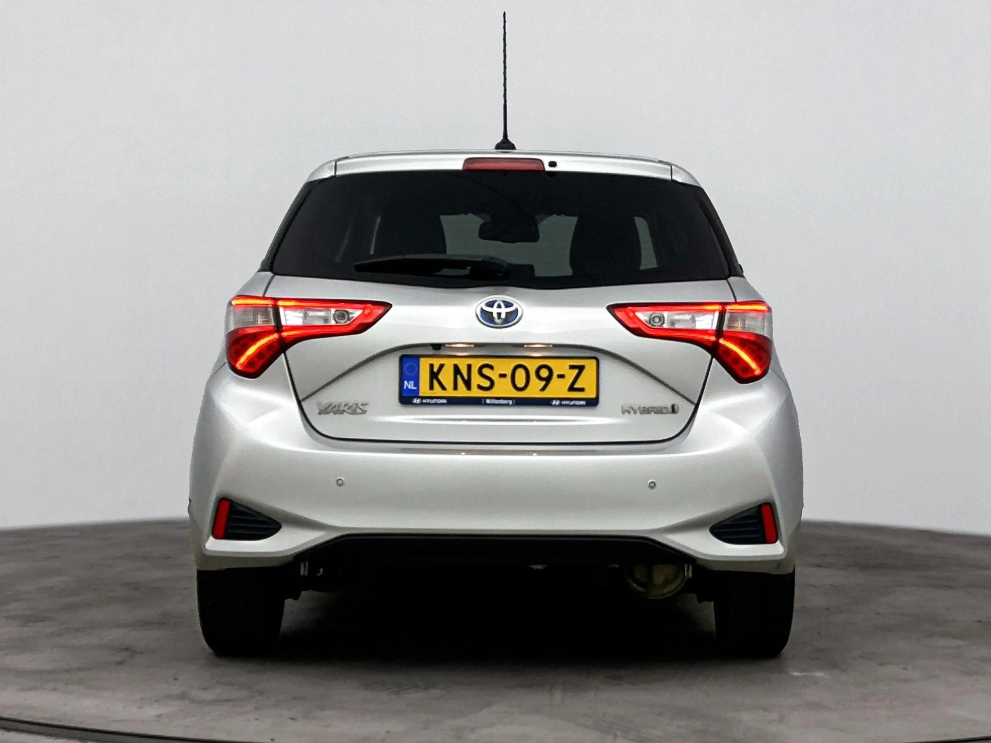 Toyota Yaris 1.5 HYBRID Y20 LIMITED | ALL SEASONS | PDC | CAMER — photo 5