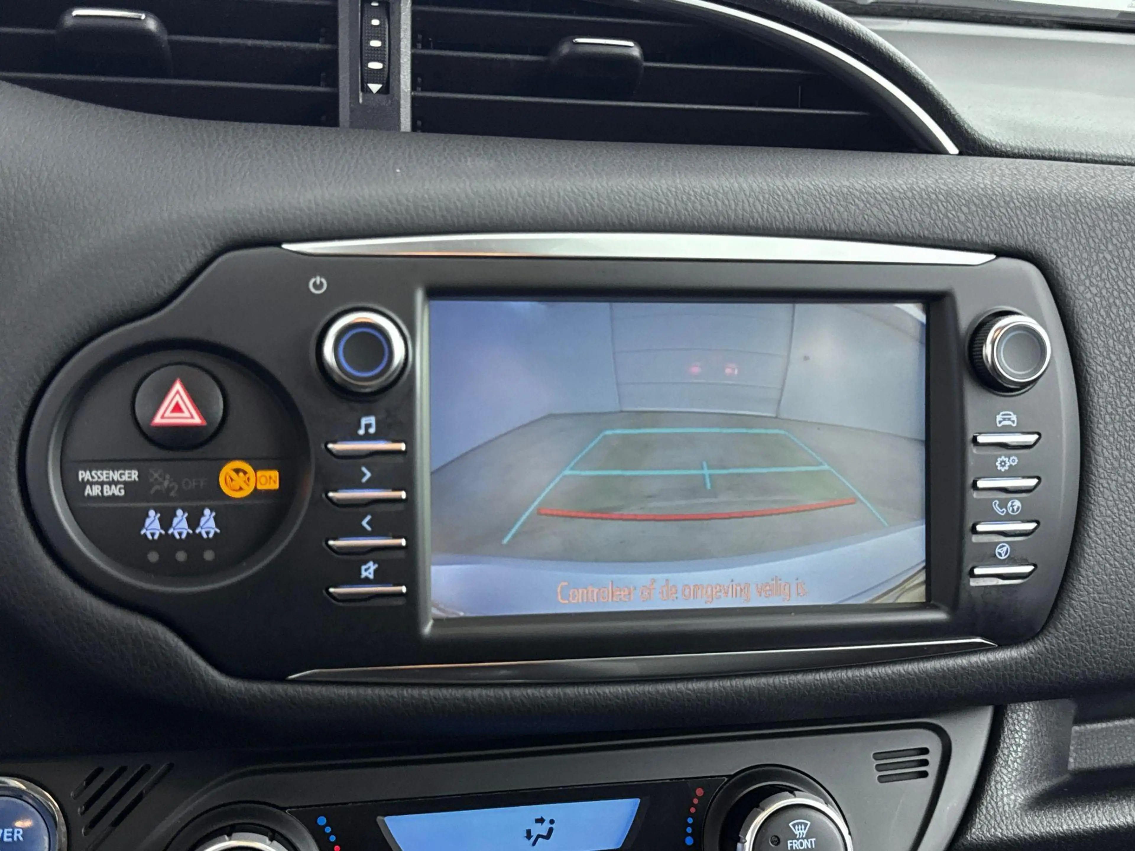 Toyota Yaris 1.5 HYBRID Y20 LIMITED | ALL SEASONS | PDC | CAMER — photo 12