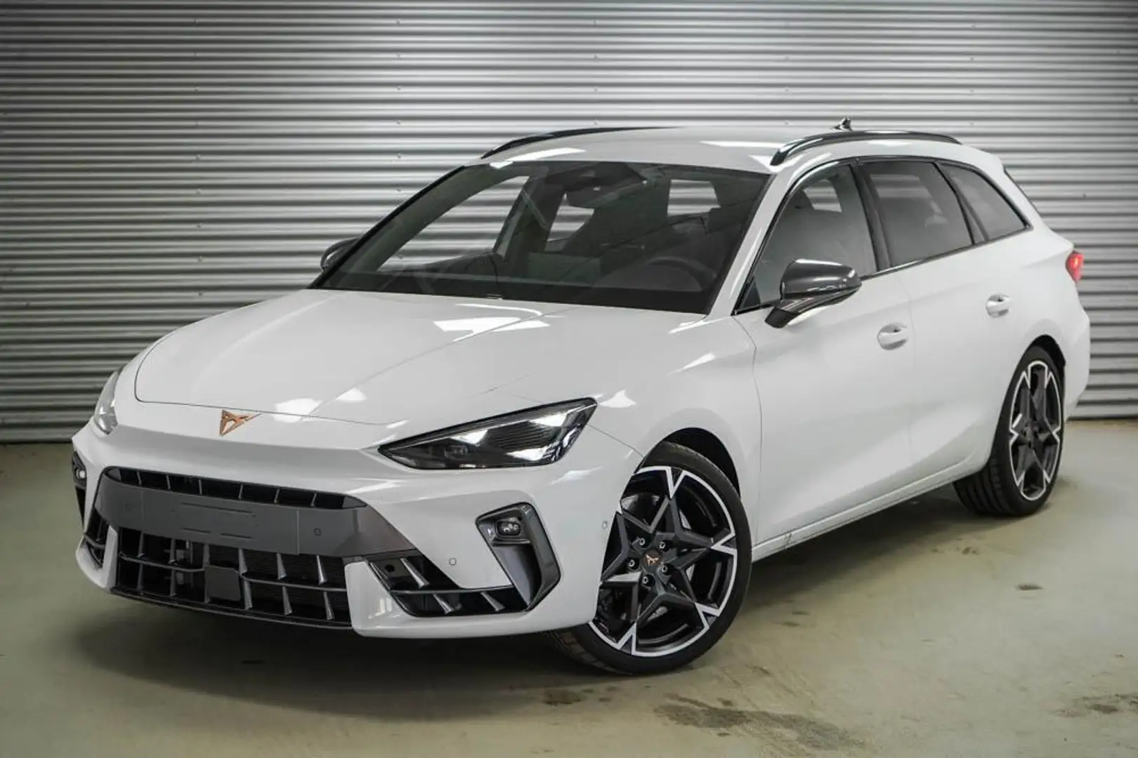 CUPRA Leon Sportstourer ST 2,0 TSI DSG 4x4 VZ - LAGER 245 ... Weiß - 1