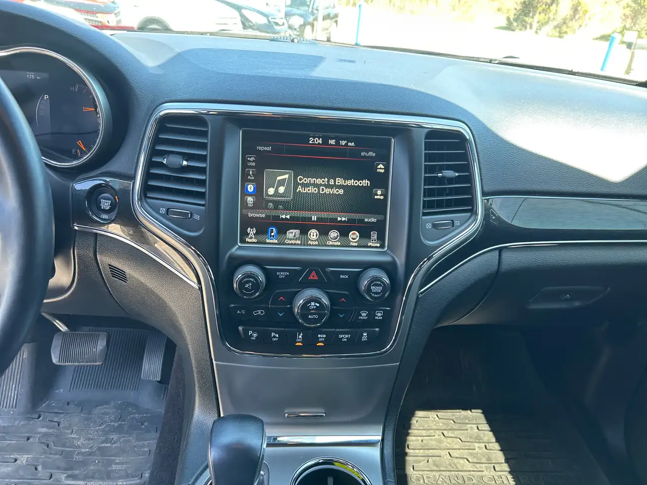Jeep Grand Cherokee снимка Jeep Grand Cherokee