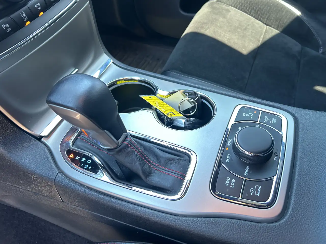 Jeep Grand Cherokee снимка Jeep Grand Cherokee