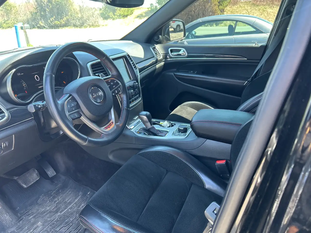 Jeep Grand Cherokee снимка Jeep Grand Cherokee