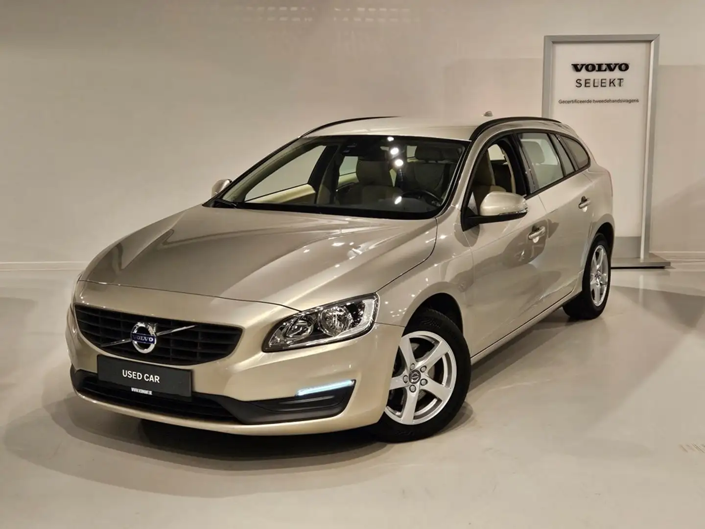 Volvo V60 T3 Gris - 1