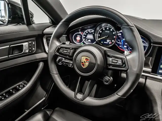 Porsche Panamera 4 E-Hybrid Platinum*LUFT*PANO*21''*HEADUP Ansicht 46