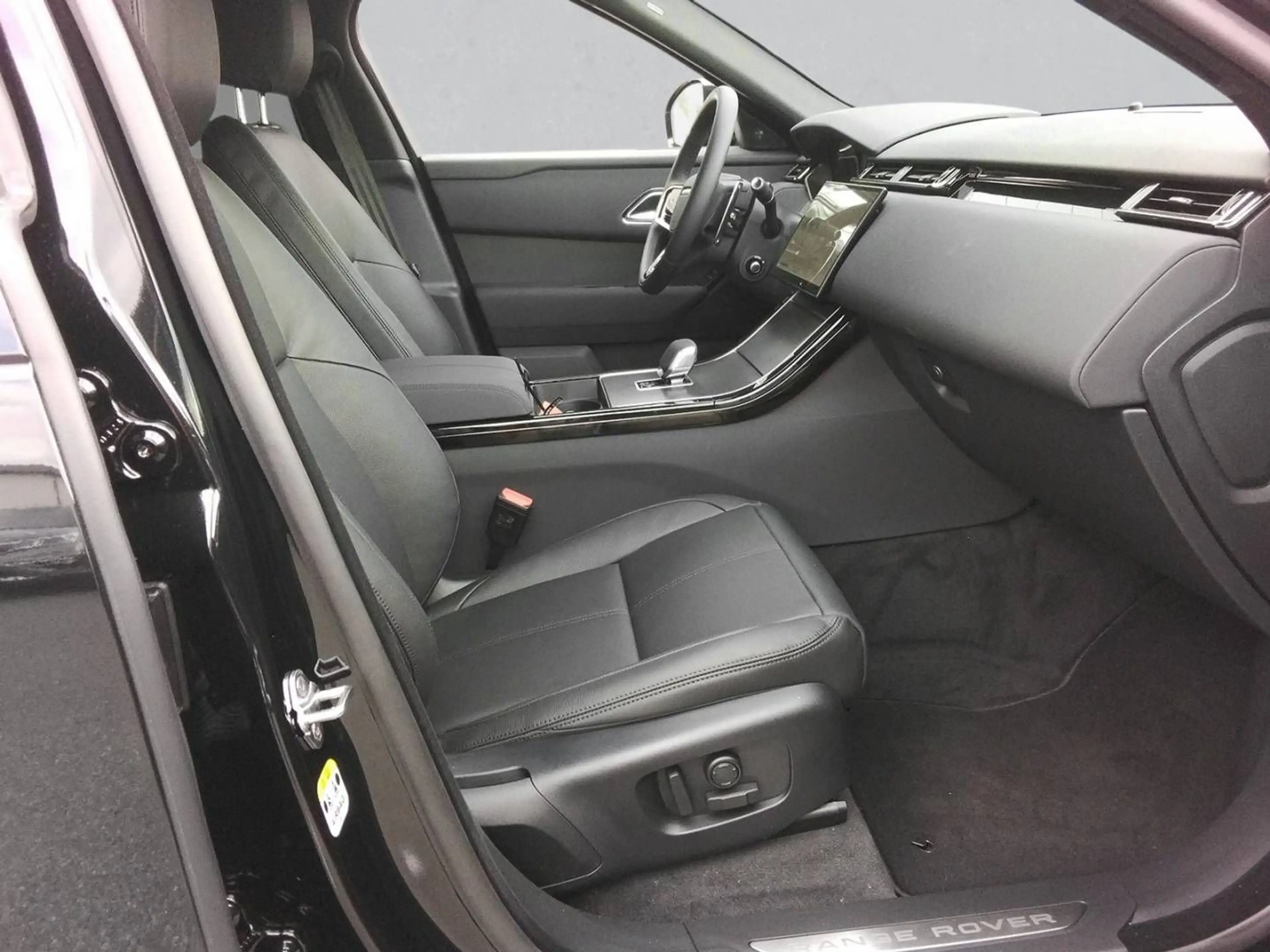 Land Rover Range Rover Velar D300 Dynamic SE — photo 3