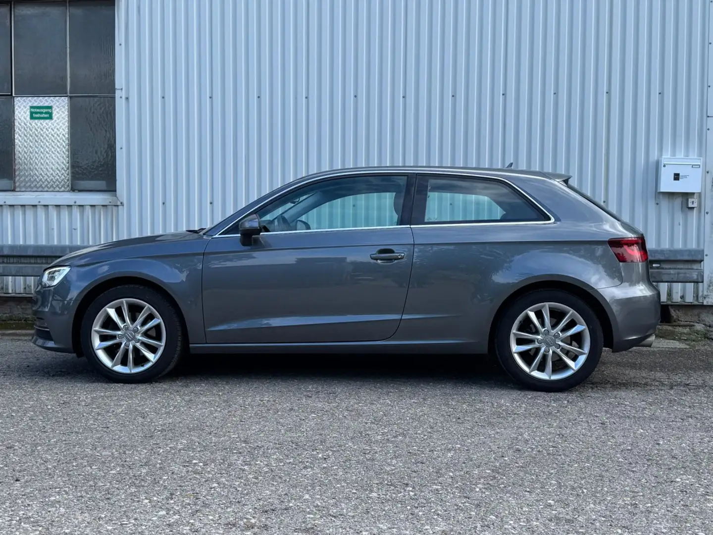 Audi A3 Ambiente * Bang & Olufson * ACC * Navi * Gris - 2