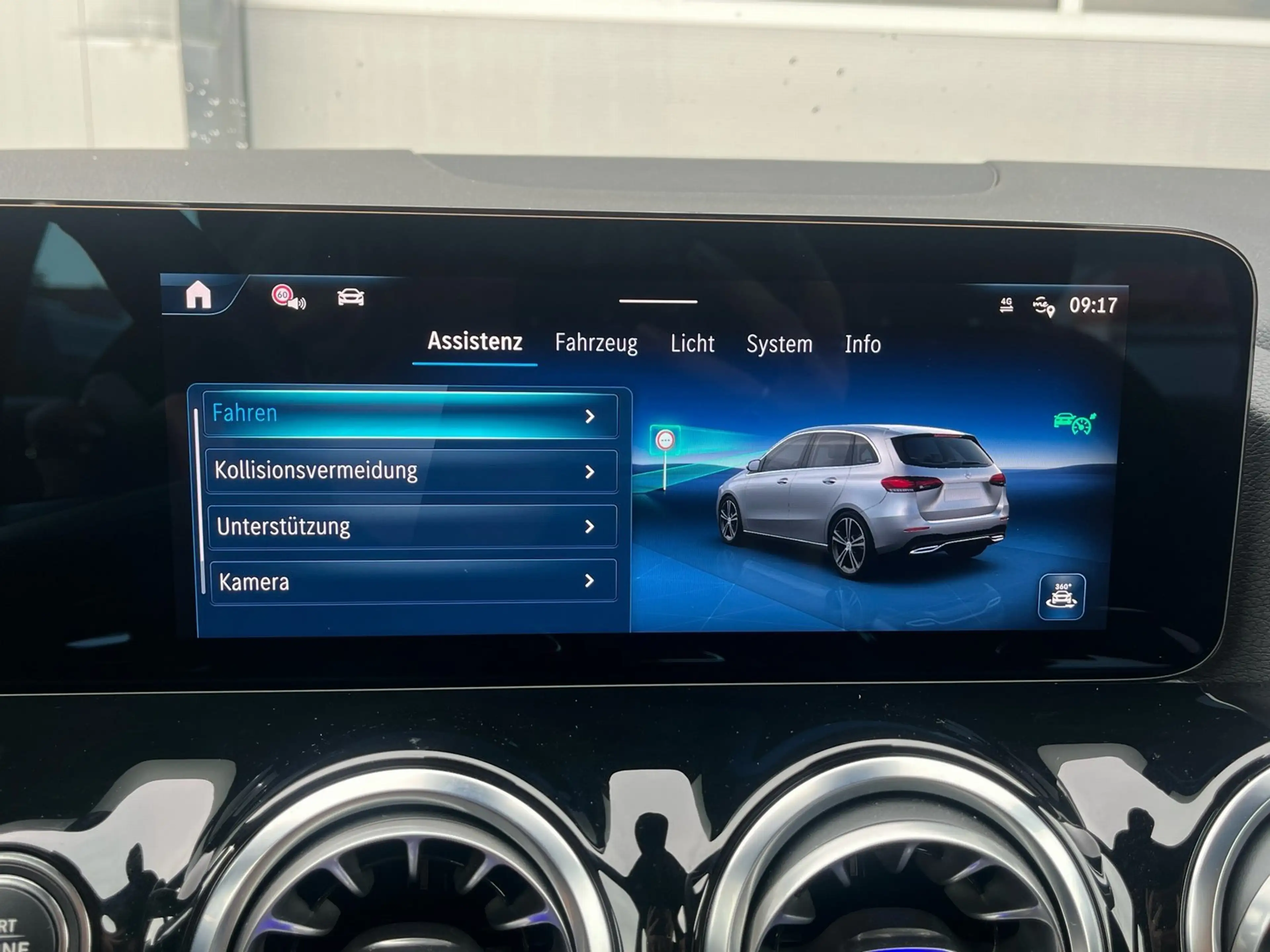 Mercedes-Benz B 220 4MATIC AMG KeyGo LED 360° Distronic — photo 12